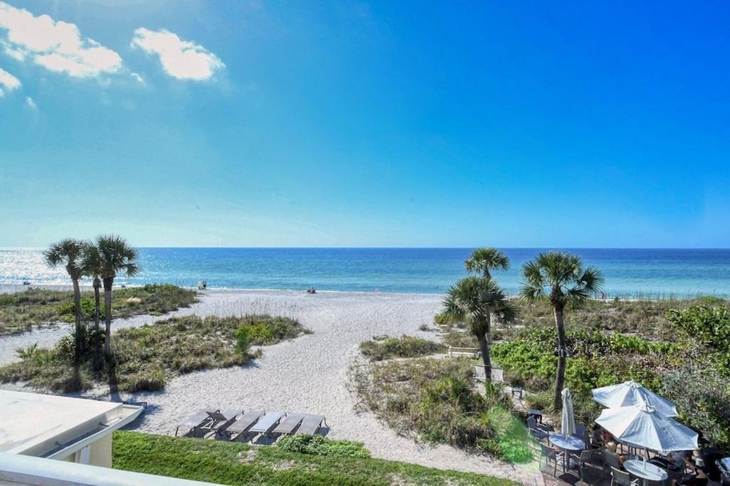 Laplaya 201C Breathtaking Gulf Panorama From This Corner End Unit With A Private Stairway To The Beach Longboat Key Bagian luar foto