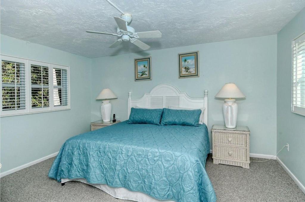 Laplaya 201C Breathtaking Gulf Panorama From This Corner End Unit With A Private Stairway To The Beach Longboat Key Bagian luar foto